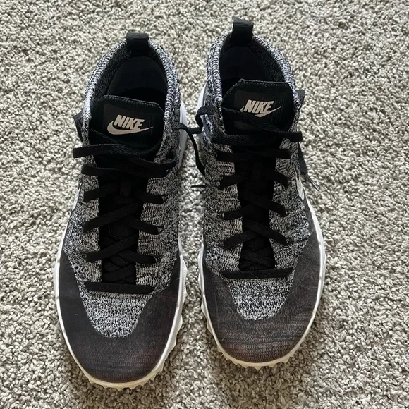 Women’s Nike Golf Shoes - Picture 3 of 3